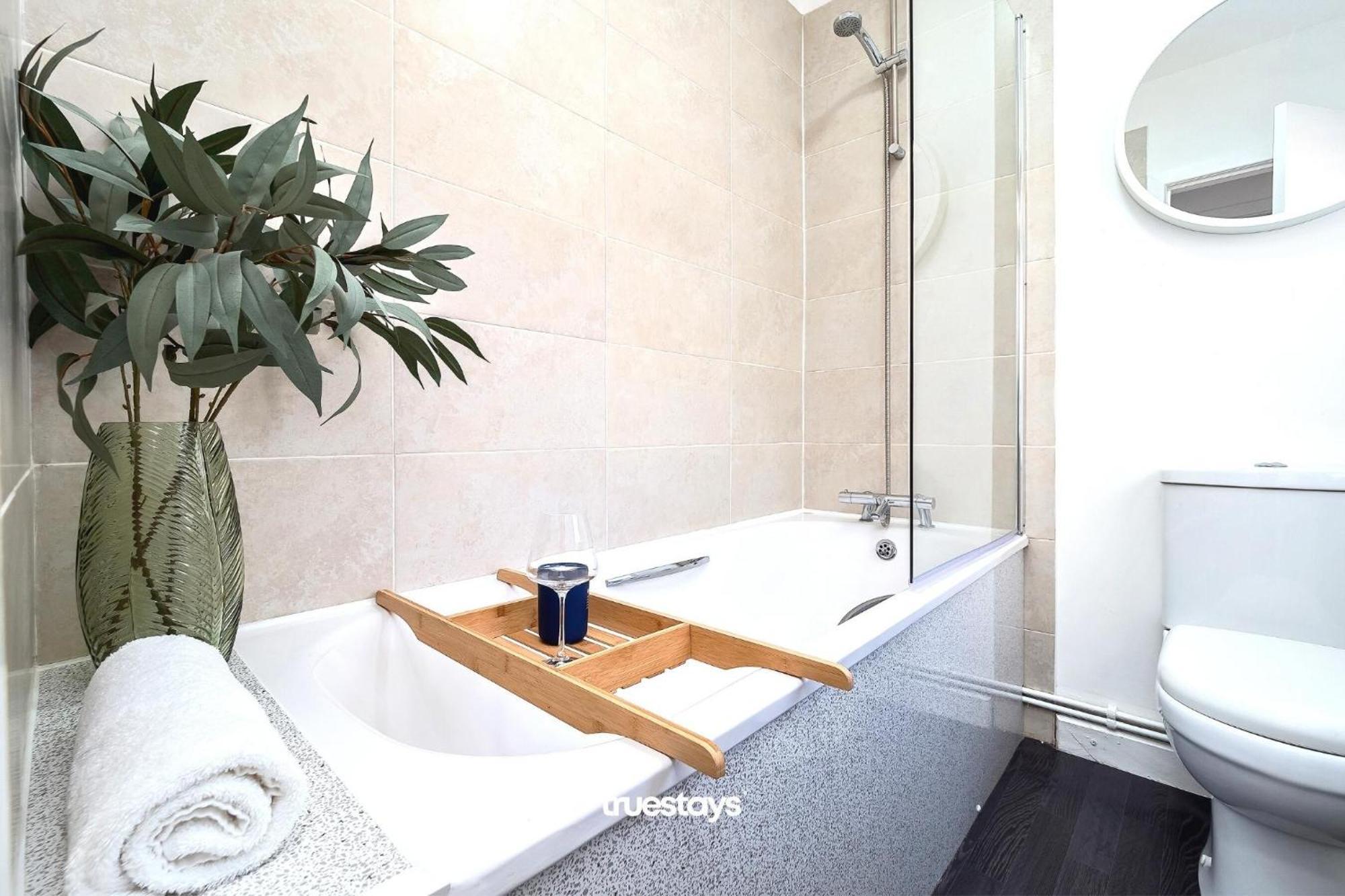 Penkhull House By Truestays - 4 Bedroom House In Stoke-On-Trent 外观 照片