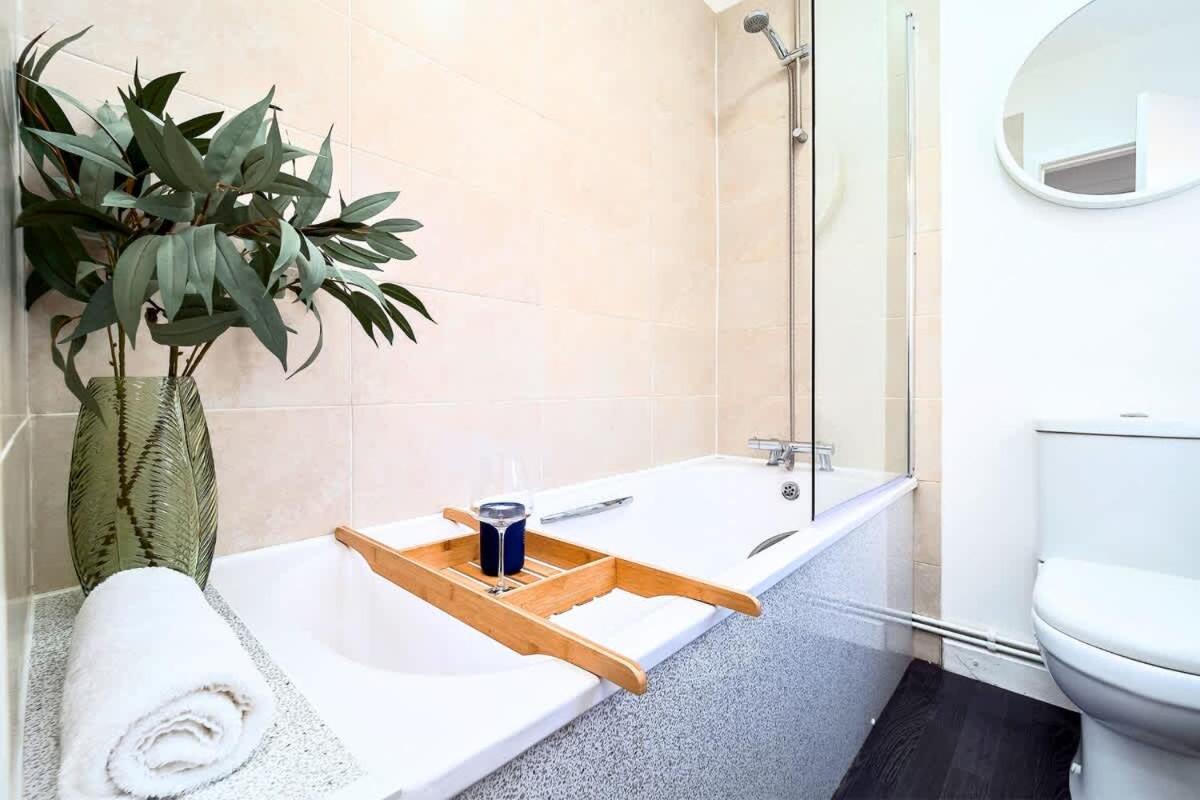 Penkhull House By Truestays - 4 Bedroom House In Stoke-On-Trent 外观 照片